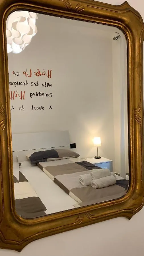 Casa San Vincenzo, Un Nido Nel Cuore Di Genova. 0*, Génova Italia